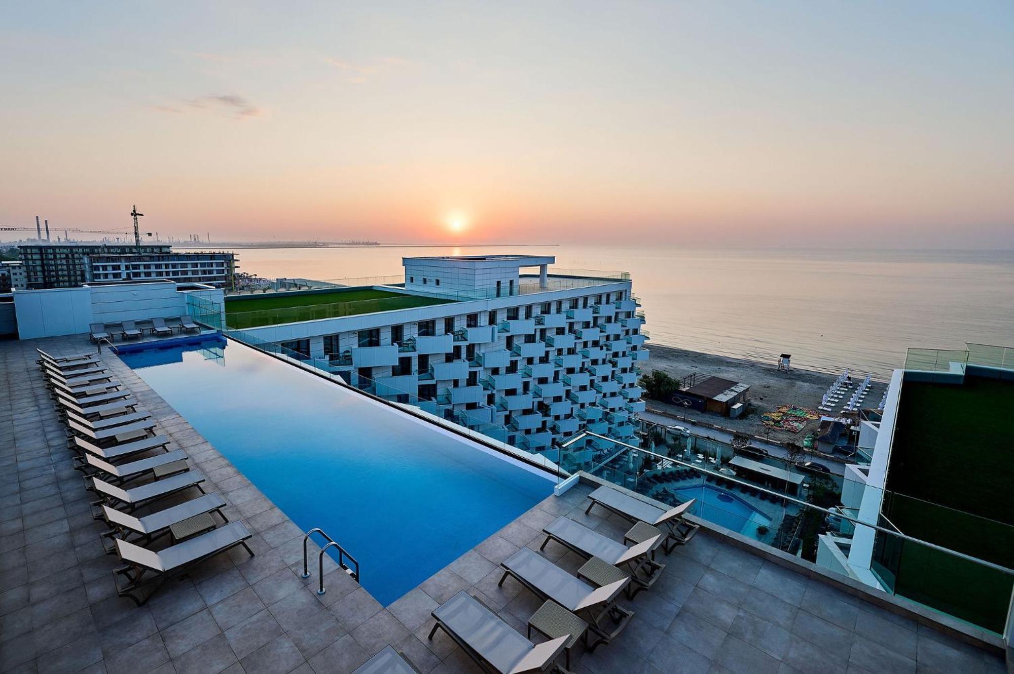 Alma Apartment In Infinity Beach Resort - Parking Mamaia Exterior photo