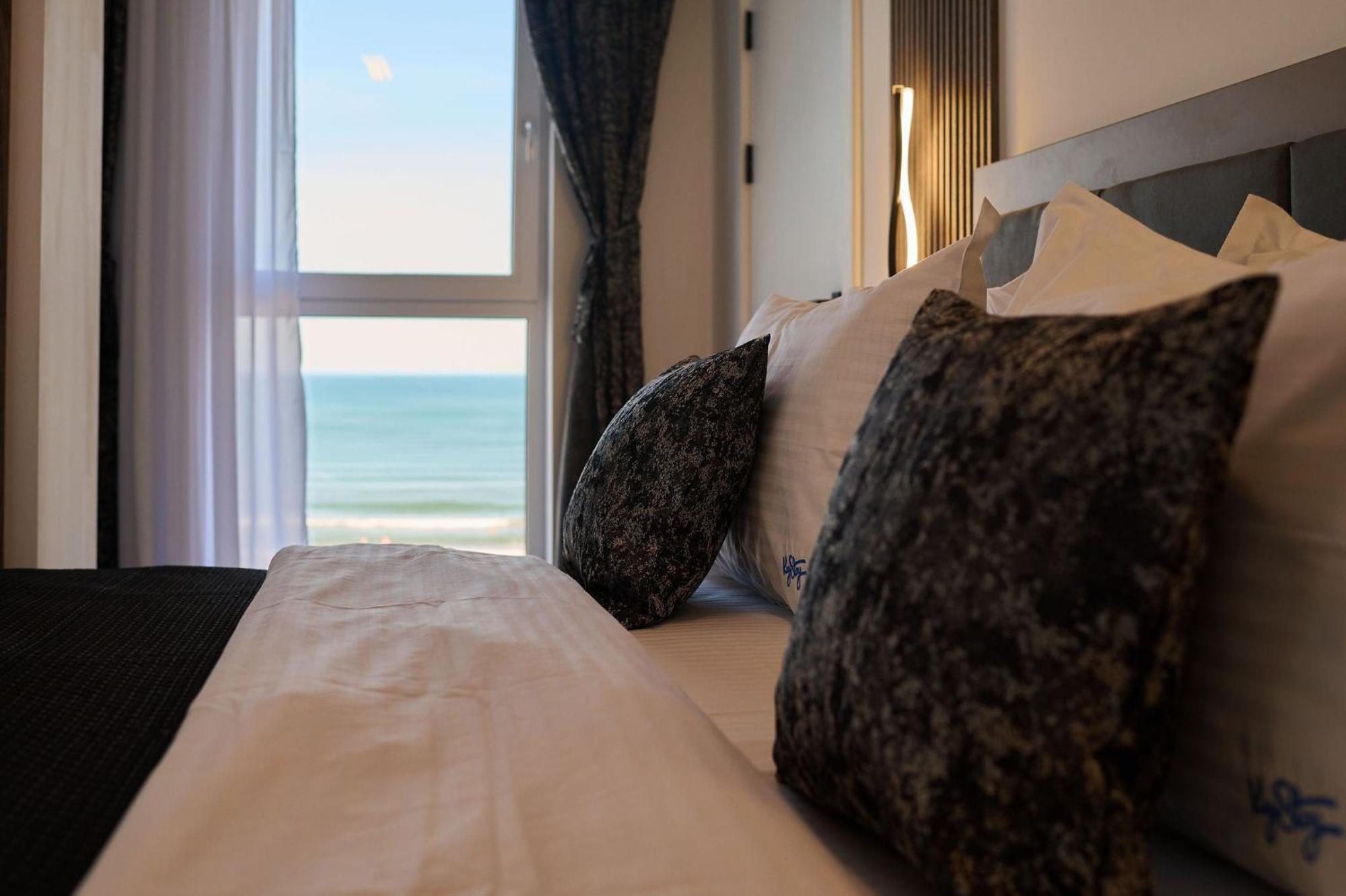 Alma Apartment In Infinity Beach Resort - Parking Mamaia Exterior photo